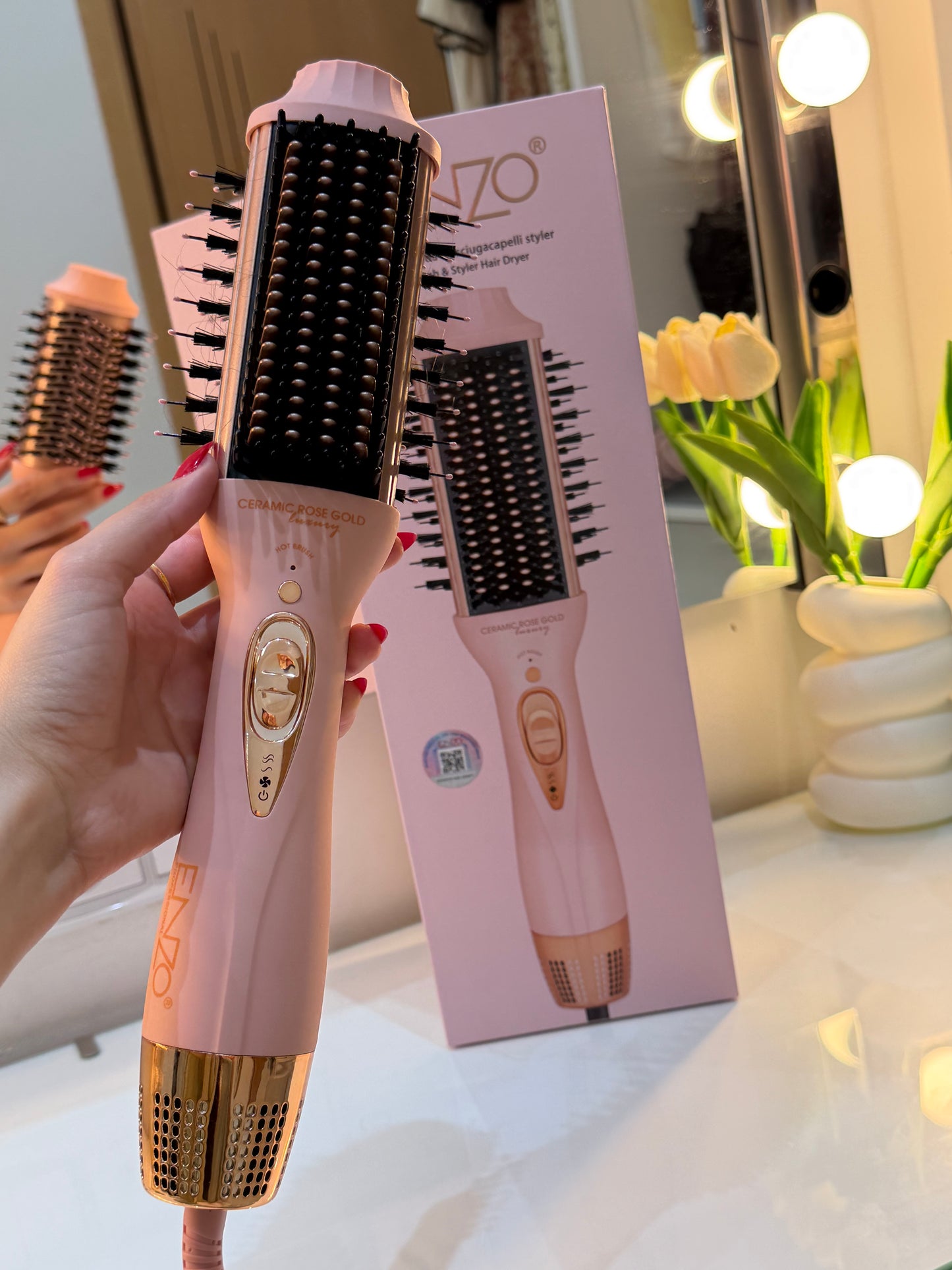 Enzo Magic Brush